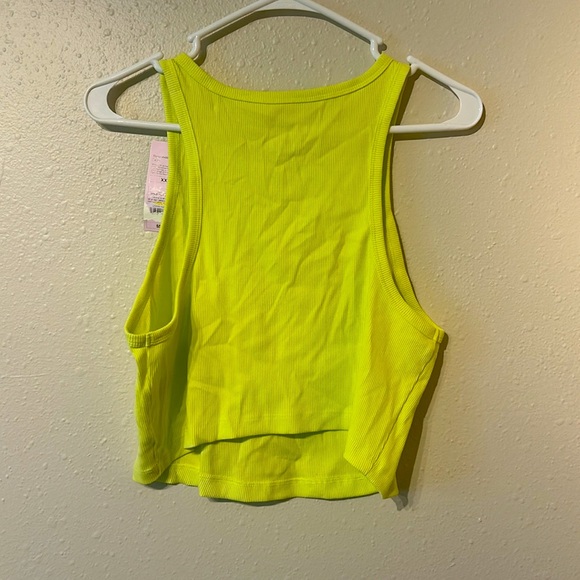 ⭐️NWT Crop Tank - Picture 2 of 4